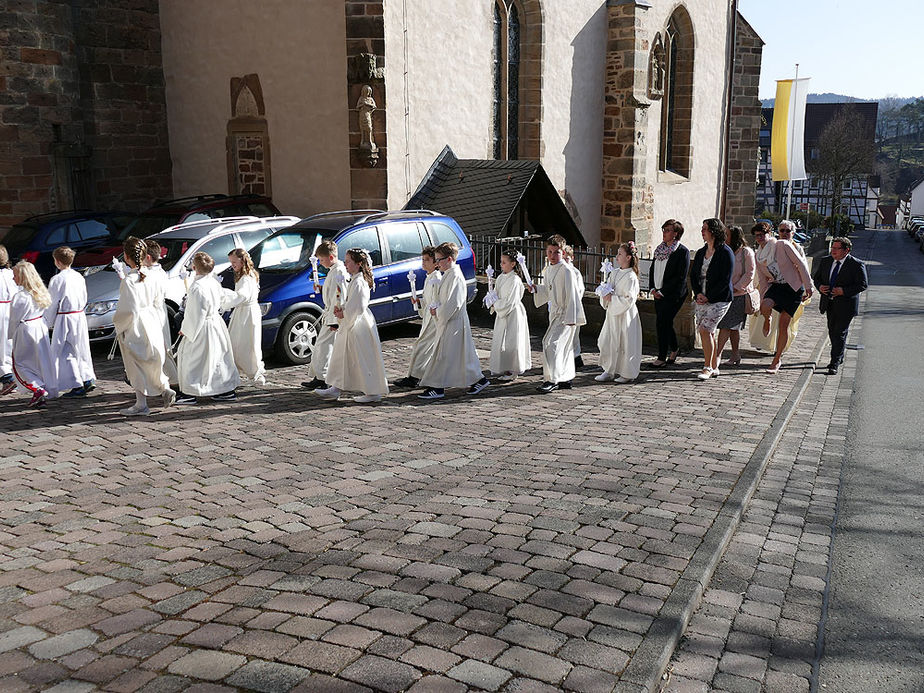 Feier der 1. Heiligen Kommunion in Sankt Crescentius (Foto: Karl-Franz Thiede)